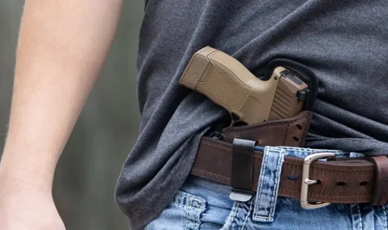 Κάθειρξη έως 8 έτη αν κουβαλάς «σιδερικό» ή μαχαίρι σε γάμους και πανηγύρια 3 gun belt 5538605 1280